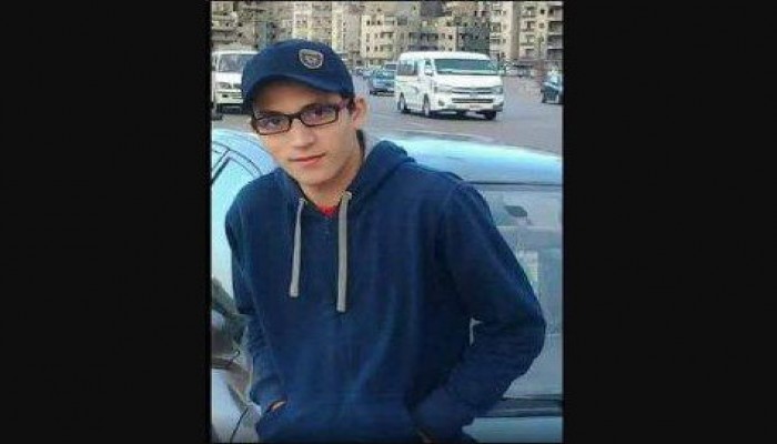 انتهاكات شديدة بحق الطالب "عمر غريب" للتنازل عن بلاغاته ضد إدارة سجن وادي النطرون