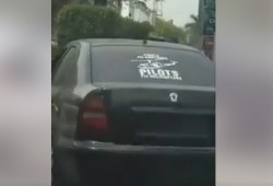 فيديو.. سيدة تطارد سيارة بدون لوحات في قلب القاهرة والشرطة ترد: "أكيد جيش أو نيابة"