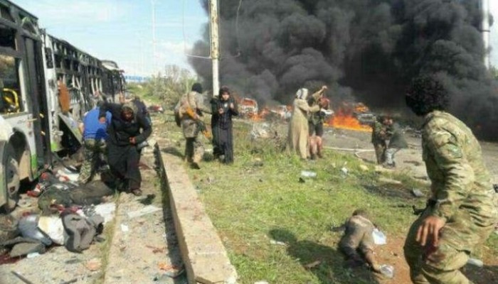 انفجار قرب تجمع الخارجين من كفريا والفوعة بإدلب يسفر عن عشرات القتلى