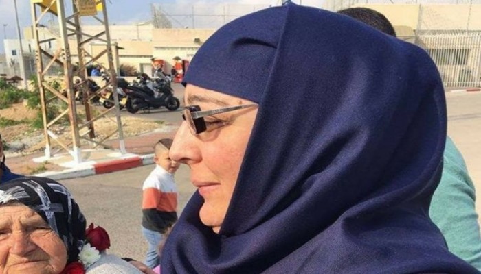 إسرائيل تفرج عن عميدة الأسيرات الفلسطينيات.. كم قضت؟