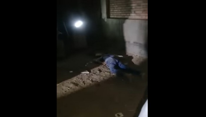 شاهد: أهالي يعثرون على طالب ثانوي مذبوحا في بني سويف