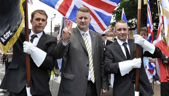 قراصنة يشنون حملة على زعماء منظمة “بريطانيا أولا” المعادية للإسلام