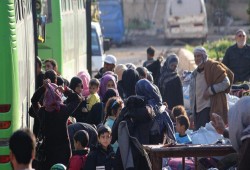 خروج الدفعة الخامسة من مهجري "الوعر" إلى ريف حلب