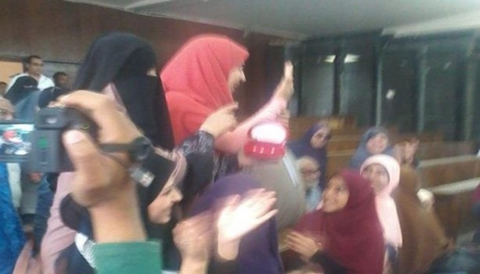 أول حفل خطوبة من نوعه بمصر.. العريس خلف القضبان