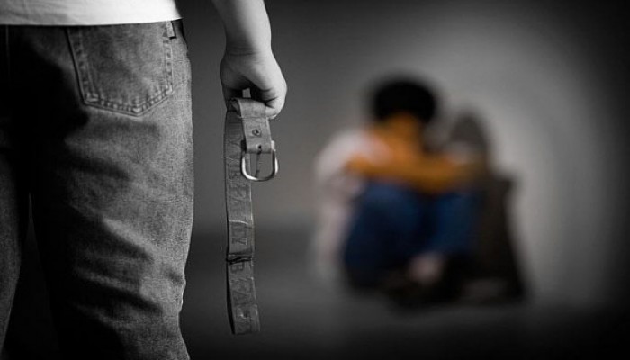 لماذا لا يجدي الضرب نفعاً مع أطفالك؟