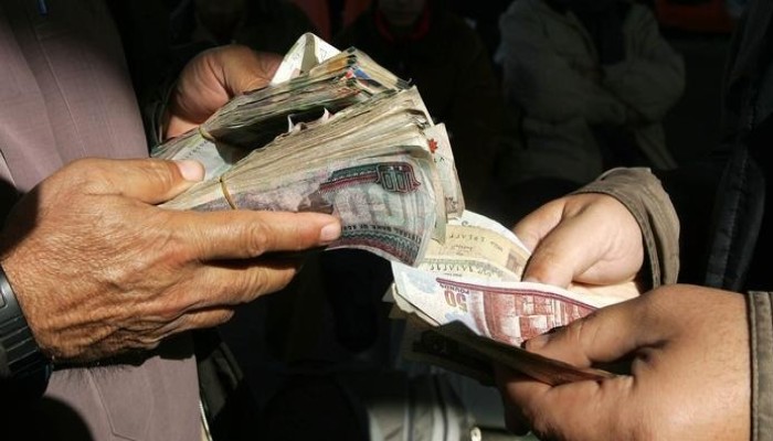 سعر تداول الدولار في السوق السوداء الجمعة 21 أبريل