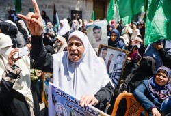 الإضراب يتواصل .. فتح وحماس يتوحدان في الأسر