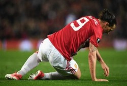 إصابة إبراهيموفيتش بقطع بالرباط الصليبي أمامي وخلفي .. والغياب طويل جدا