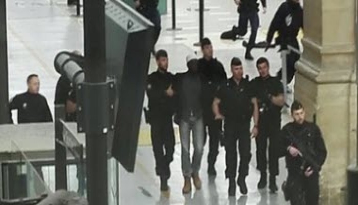 القبض على رجل يحمل سكينا بمحطة قطارات في باريس