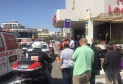 إصابة 4 مستوطنين بعملية طعن في " تل أبيب"