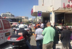 إصابة 4 مستوطنين بعملية طعن في " تل أبيب"