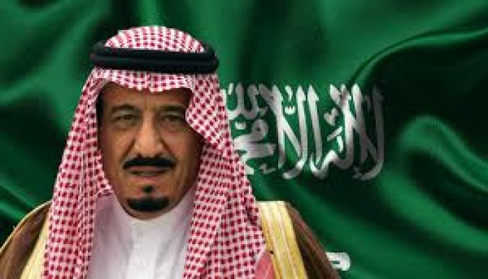 لماذا أعاد العاهل السعودي بدلات الموظفين وأقال وزراء ومسئولين؟