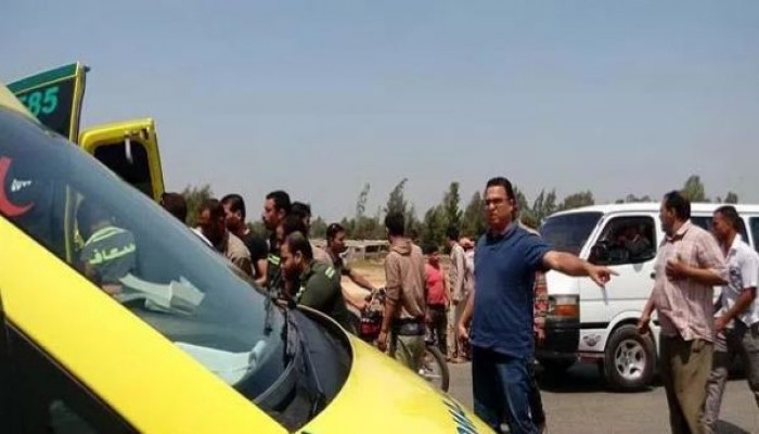 إصابة 13 فى تصادم سيارتين على طريق بورسعيد الإسماعيلية