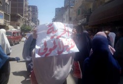 نساء ضد الانقلاب بـ"باكوس" تتظاهر رفضاً لحكم العسكر