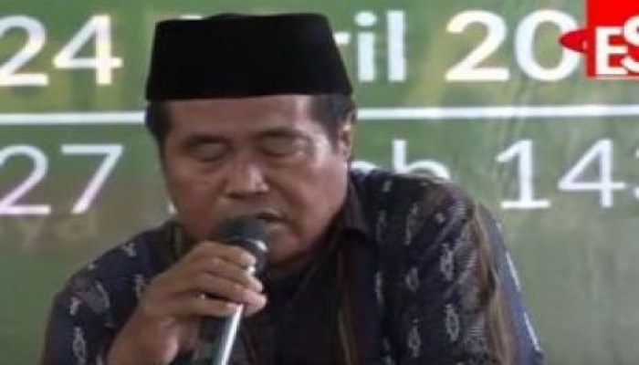 وفاة أشهر قارئ للقرآن بإندونيسيا على الهواء