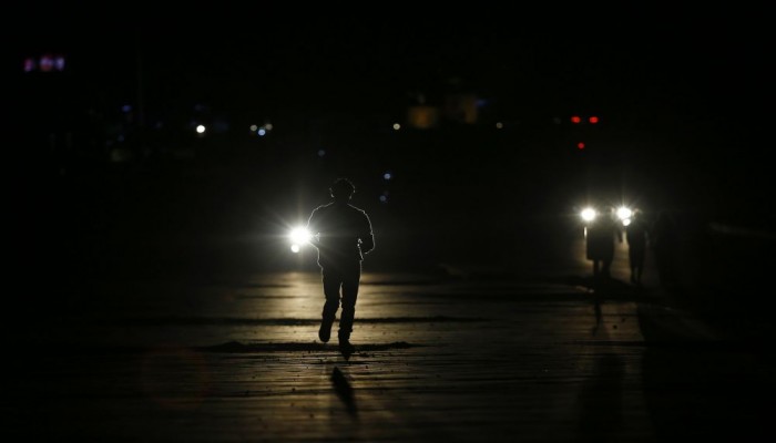 كارثة .. سلطة رام الله توقف تمويل كهرباء غزة نهائياً