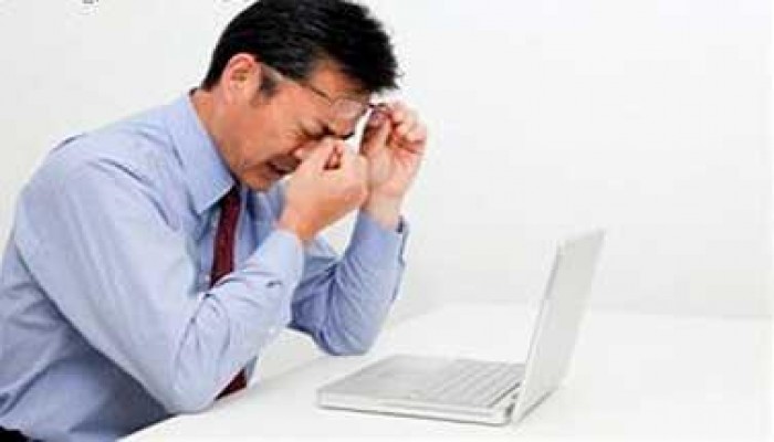 بهذه الطرق إحم اعينك من شاشات التلفاز والحاسوب والهاتف