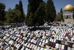 30 ألفًا أدوا صلاة الجمعة في المسجد الأقصى