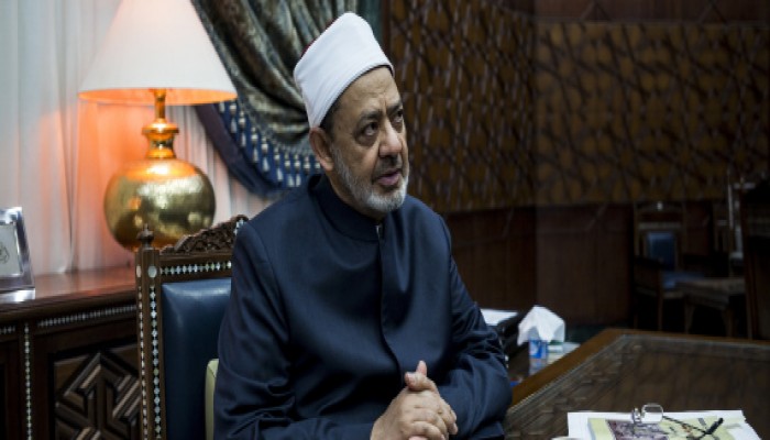 الطيب يعزل رئيس جامعة الأزهر بسبب هجومه على إسلام البحيري