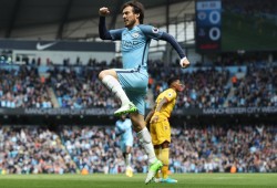 السيتي يفوز بخماسية ويعزز آماله في التأهل للأبطال (فيديو)
