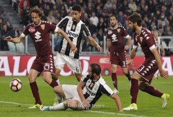 يوفينتوس المحلي يواصل التخبط ويخطف تعادل قاتلا من جاره اللدود (فيديو)