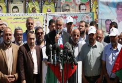 هنية لـ"الأسرى": هناك عمل كبير وواسع من أجل كرامتكم وحريتكم