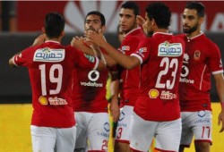 الأهلي يكتسح النصر للتعدين ويبتعد بصدارة الدوري