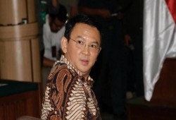 أندونسيا: السجن عامين لحاكم جاكرتا بتهمة "الإساءة للقرآن"