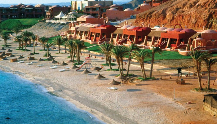 سائحة بولندية تنتحر بعد اغتصابها جماعيا في مرسى علم .. والصحة تتهمها بالاضطراب النفسي