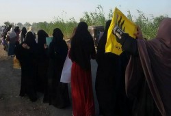 مواطنو نبروه يرفعون شعار "لا لتصفية الشباب" ويطالبون بالقصاص