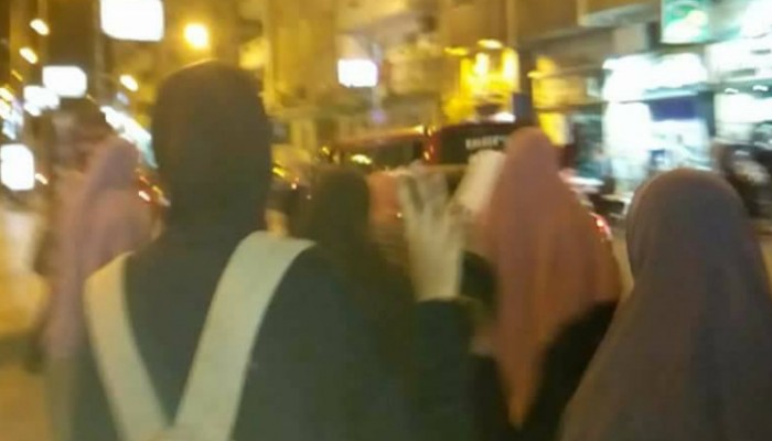 الإسكندرية: "نساء ضد الأنقلاب" ترفع شعار الثار من قتلة الشباب