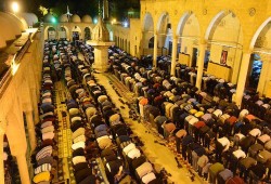 الأتراك يحيون ليلة "النصف من شعبان" بالقرآن والإبتهالات