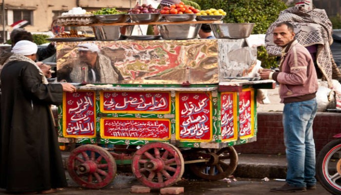 بعد ارتفاع أسعار الفول والفلافل.. موقع أوروبي يتسائل "كيف يقتات المصريون؟!"