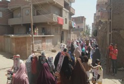 قرية الرئيس مرسي توجه التحية لصموده وتطالب برحيل العسكر