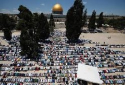 خطيب الأقصى يدعو لتوسيع التضامن مع الأسرى المضربين