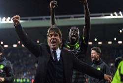 تشيلسي يتوج بالدوري الإنجليزي في أول موسم للمدرب الإيطالي أنتونيو كونتي