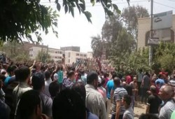 أهالي البصارطة يتظاهرون ضد "وقف الحال"