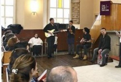 مفاجأة.. لاجئون مسلمون يتحوّلون إلى المسيحية بألمانيا