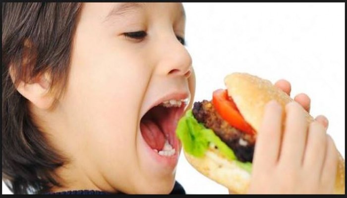 انتبهي: هذه الأطعمة خطر على صحة طفلك