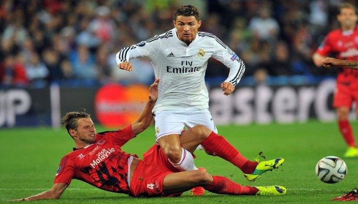 ريال مدريد يسحق إشبيلية ويقترب من الفوز بالدوري الإسباني (فيديو)