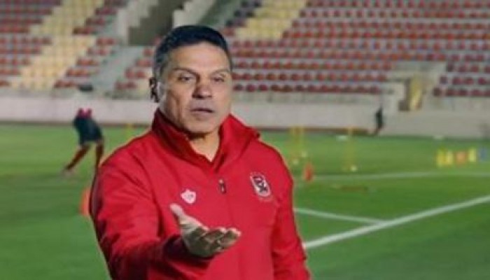 الأهلي يستقر على التجديد للبدري