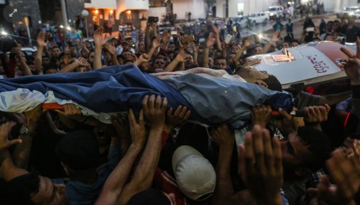 تشييع جثمان صياد بغزة قُتل برصاص البحرية الصهيونية