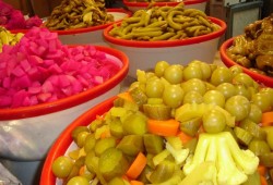 30 % زيادة بأسعار المخللات مع اقتراب شهر رمضان