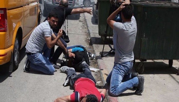 استشهاد فلسطينى وإصابة صحفي برصاص مستوطن جنوب نابلس