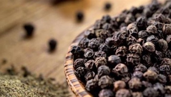 شعبة العطارة: الحبهان يسجل ٢٨٠جنيها والفلفل الأسود ١٢٠جنيها