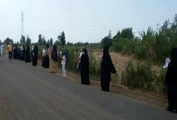 الدقهلية نساء نبروه يُطالبن بالحرية لأولادهن المعتقلين