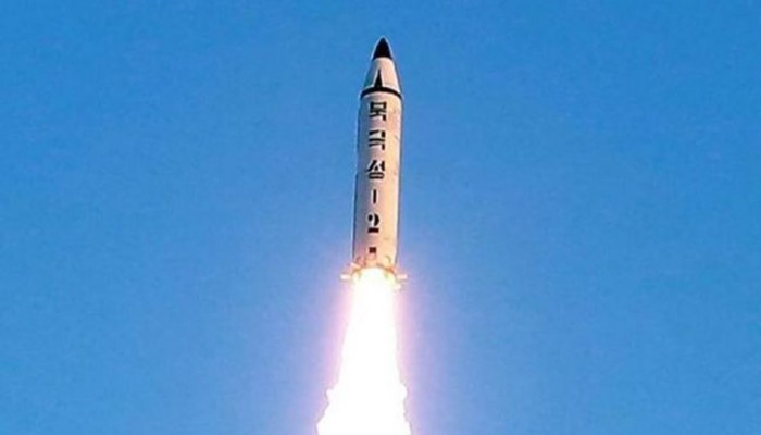 كوريا الشمالية تختبر صاروخا باليستيا جديدا