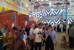 مواطن صائحا بمعرض "أهلا رمضان": "الحكومة ضحكت علينا مفيش تخفيضات"