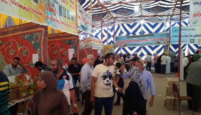 مواطن صائحا بمعرض "أهلا رمضان": "الحكومة ضحكت علينا مفيش تخفيضات"