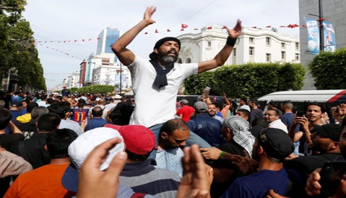 جنوب تونس يشيع متظاهرا و أجواء التوتر تزداد